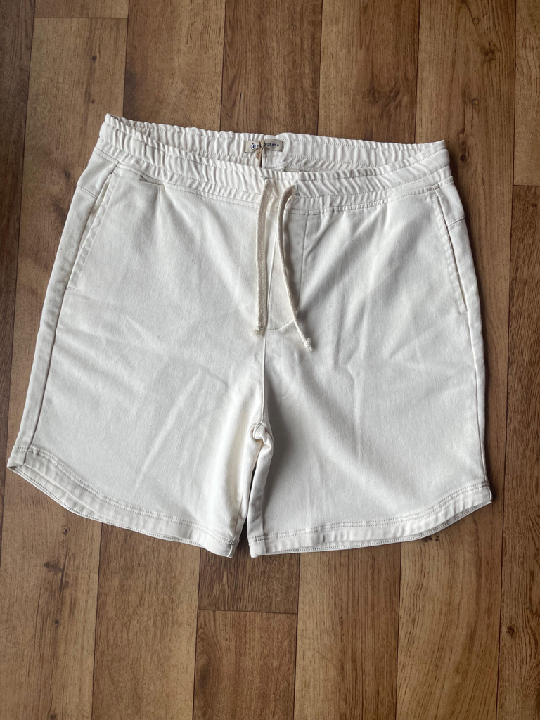 Short blanco cero grado