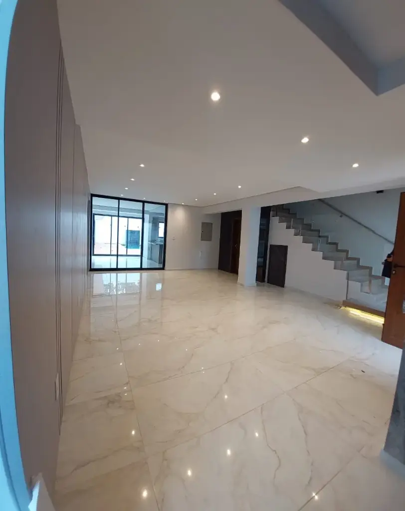 🏡✨ ALQUILO – HERMOSA CASA EN LAMBARÉ, BARRIO FELICIDAD ✨🏡