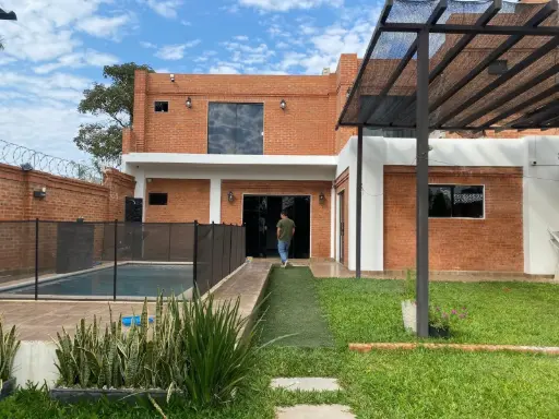 🏡✨ EN VENTA – HERMOSA CASA EN LUQUE, CAÑADA GARAY ✨🏡